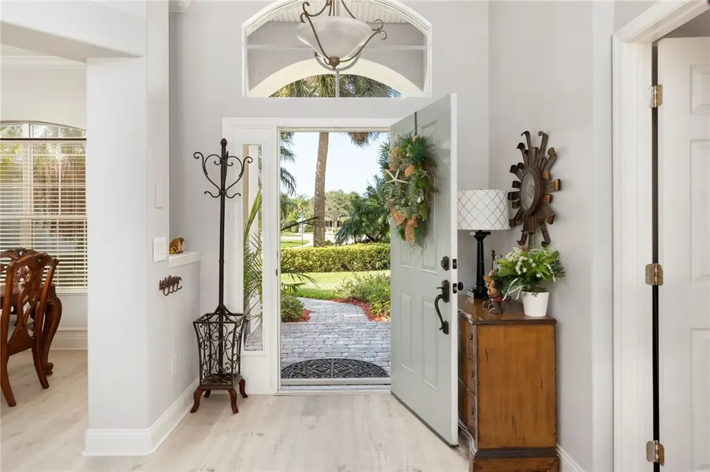 580 45th Court SW Vero Beach FL 32968