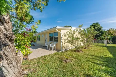 1470 5th Court Vero Beach FL 32960