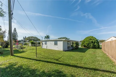 1470 5th Court Vero Beach FL 32960