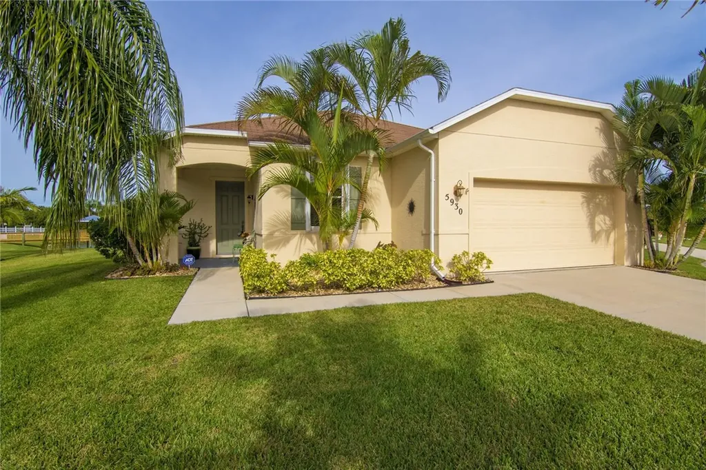 5930 Carriage Lake Court Vero Beach FL 32968