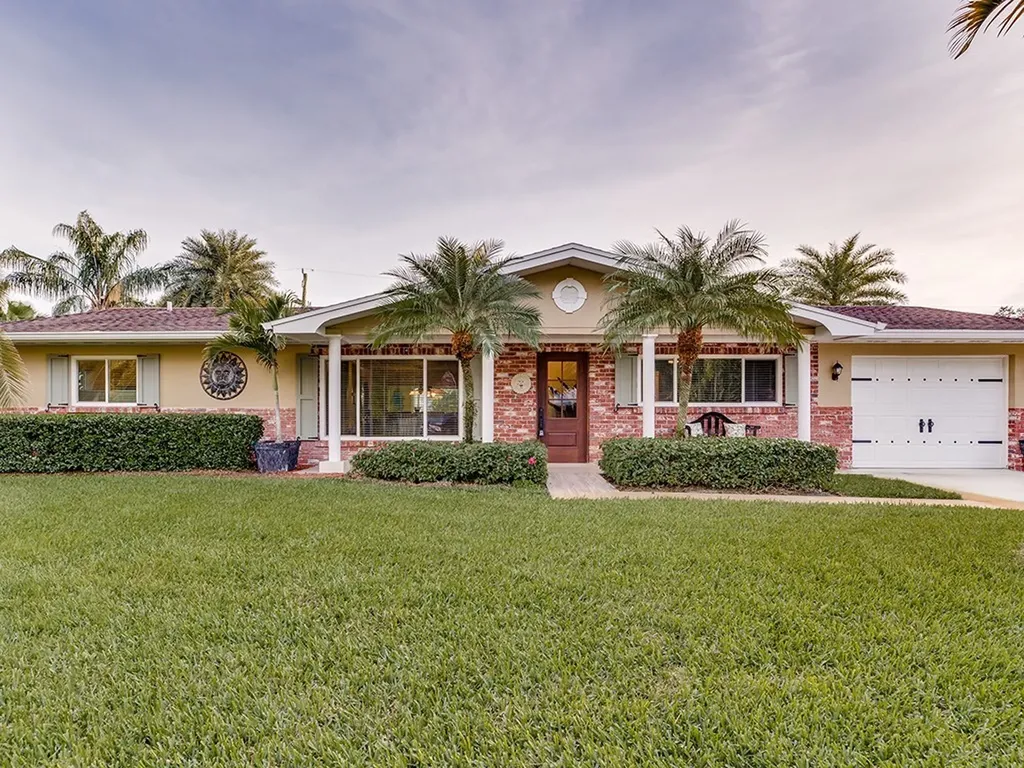 145 12th Place SE Vero Beach FL 32962