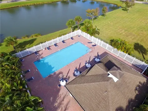 7627 S Village Square Vero Beach FL 32966