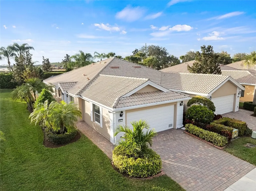 5017 Corsica Square Vero Beach FL 32967