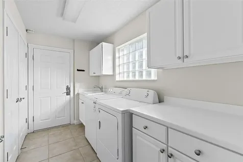 5017 Corsica Square Vero Beach FL 32967