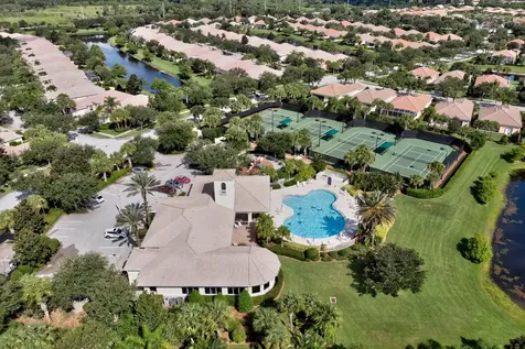 5017 Corsica Square Vero Beach FL 32967
