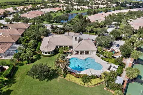 5017 Corsica Square Vero Beach FL 32967