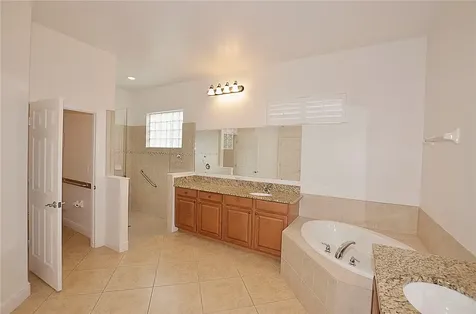 7269 E Village Square Vero Beach FL 32966