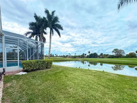 7269 E Village Square Vero Beach FL 32966
