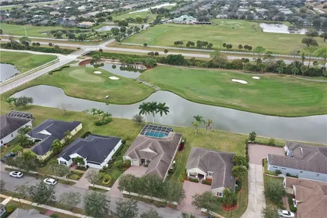 7269 E Village Square Vero Beach FL 32966