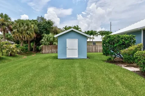 425 Greystone Court SW Vero Beach FL 32968