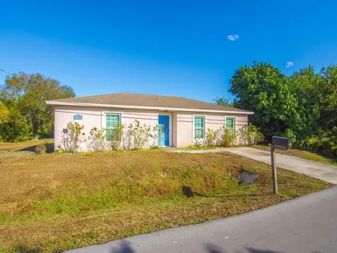 2436 42nd Place Vero Beach FL 32967