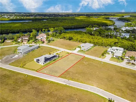 135 SE Via Lago Garda Port St Lucie FL 34952