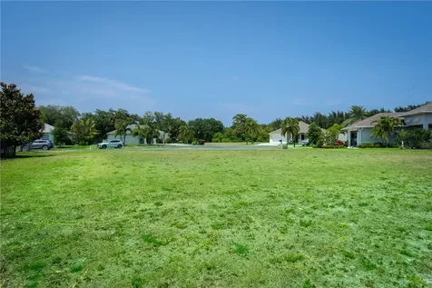 7470 36th Court Vero Beach FL 32967