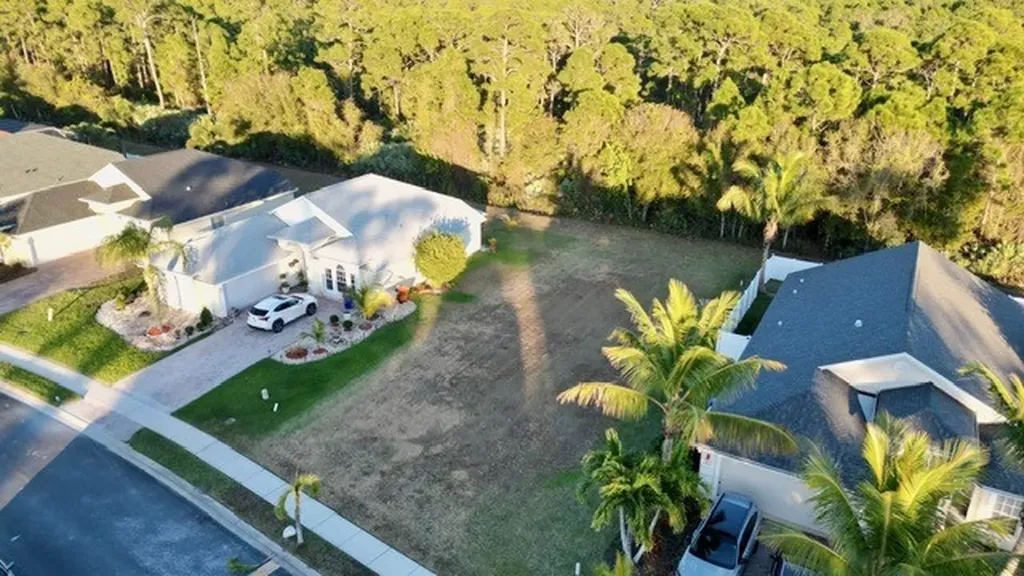 1570 16th Court SW Vero Beach FL 32962