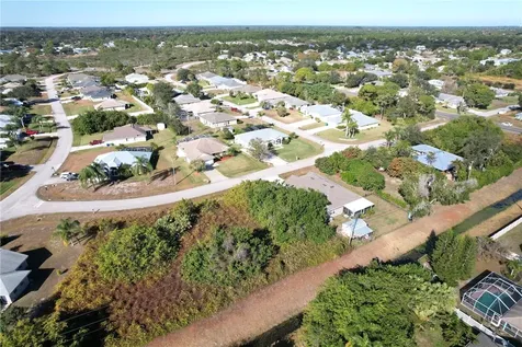 106 Tracy Drive Sebastian FL 32958