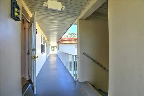 105 Spring Lake Court Vero Beach FL 32962