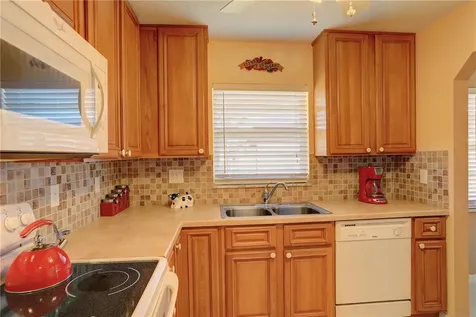 105 Spring Lake Court Vero Beach FL 32962