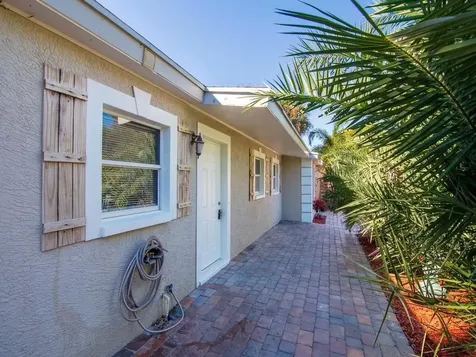 703 5th Place SW Vero Beach FL 32962