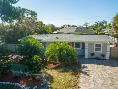 703 5th Place SW Vero Beach FL 32962