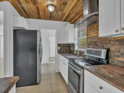 703 5th Place SW Vero Beach FL 32962