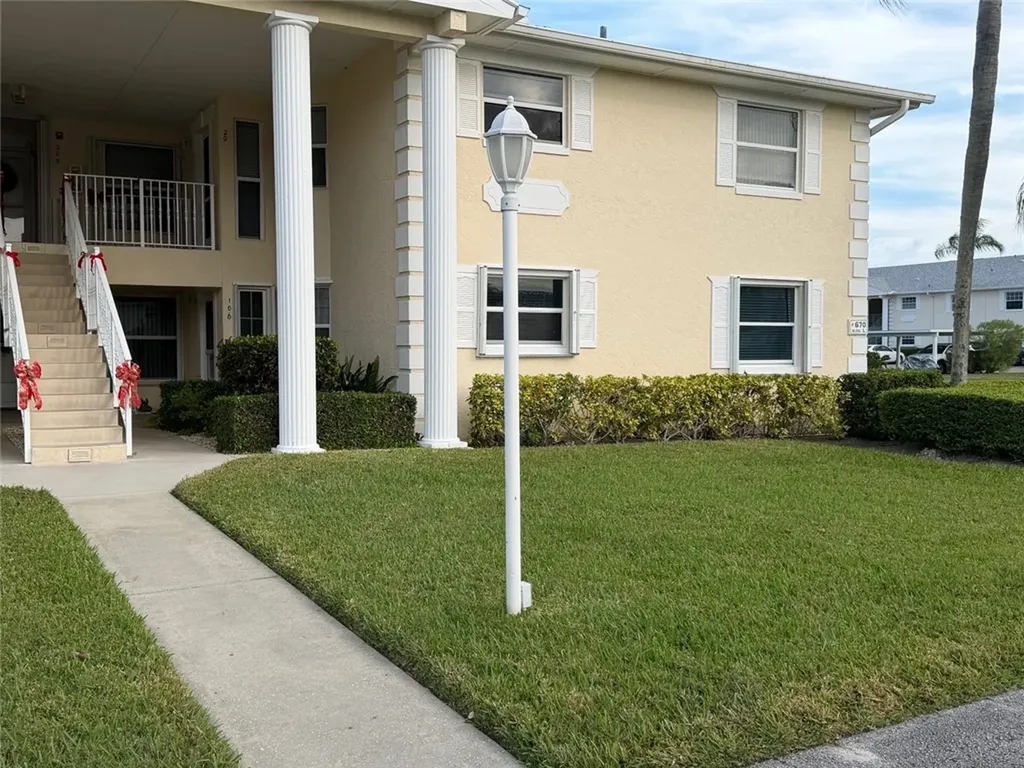 670 E Lake Jasmine Circle Vero Beach FL 32962