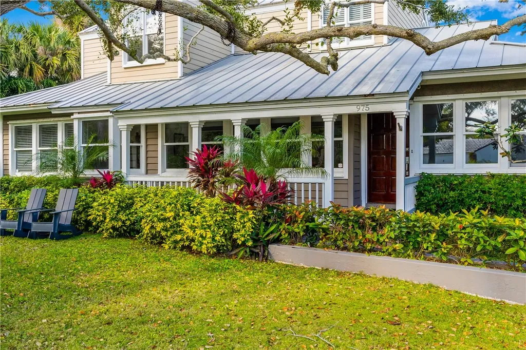 975 Riomar Drive Vero Beach FL 32963