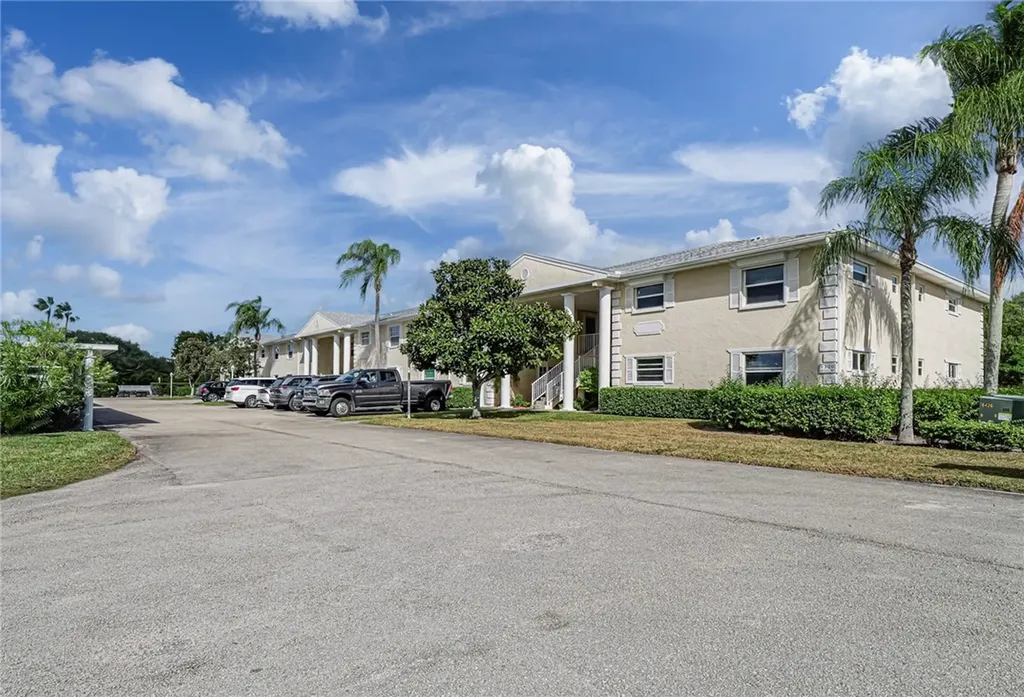 700 Lake Orchid Circle Vero Beach FL 32962