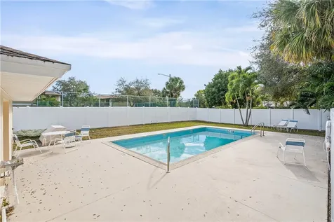 1536 N Lawnwood Circle Fort Pierce FL 34950