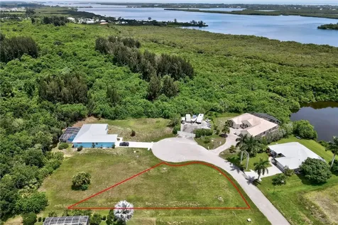 7465 32nd Court Vero Beach FL 32967