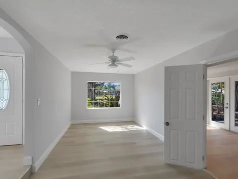 2064 Atlantic Boulevard Vero Beach FL 32960