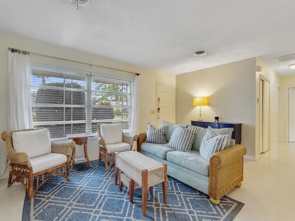 712 Iris Lane Vero Beach FL 32963