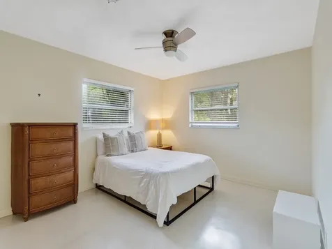 712 Iris Lane Vero Beach FL 32963