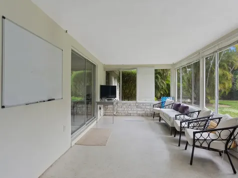 712 Iris Lane Vero Beach FL 32963