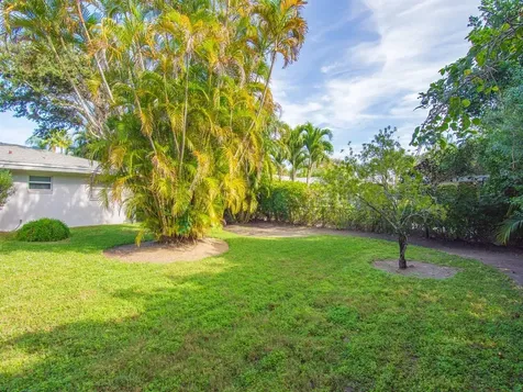 712 Iris Lane Vero Beach FL 32963