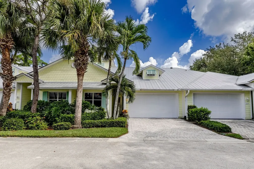 427 Pineapple Square SW Vero Beach FL 32962