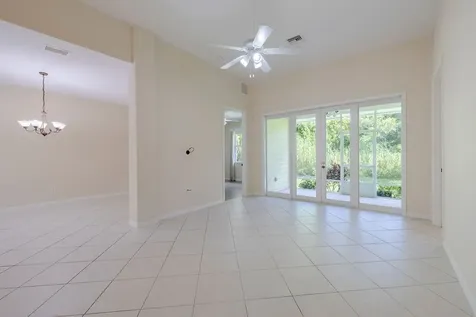 427 Pineapple Square SW Vero Beach FL 32962