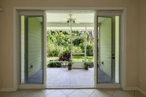 427 Pineapple Square SW Vero Beach FL 32962