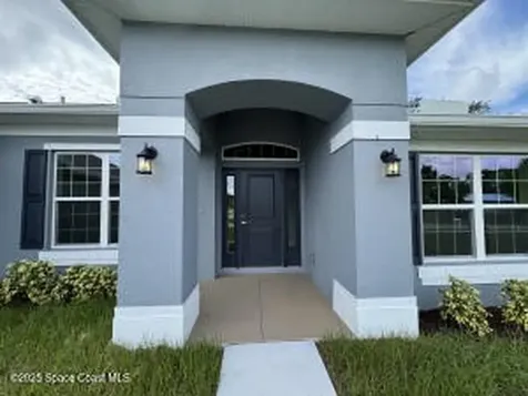 832 Majestic Avenue Sebastian FL 32958