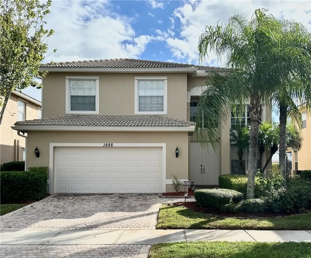1886 Grey Falcon Circle SW Vero Beach FL 32962