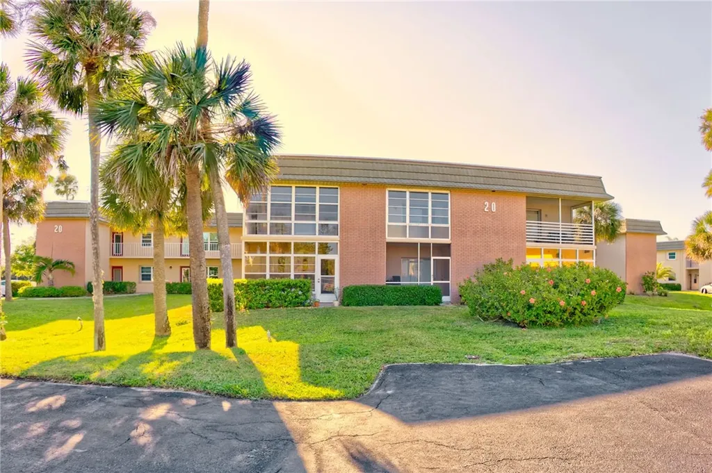 20 Vista Gardens Trail Vero Beach FL 32962