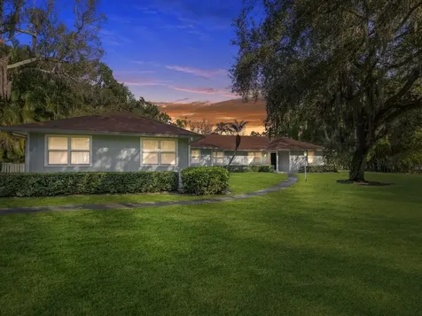 4790 16th Street Vero Beach FL 32966