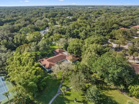 4790 16th Street Vero Beach FL 32966