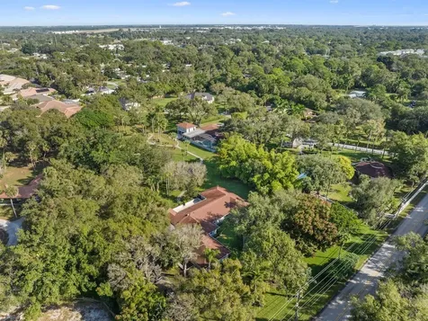4790 16th Street Vero Beach FL 32966