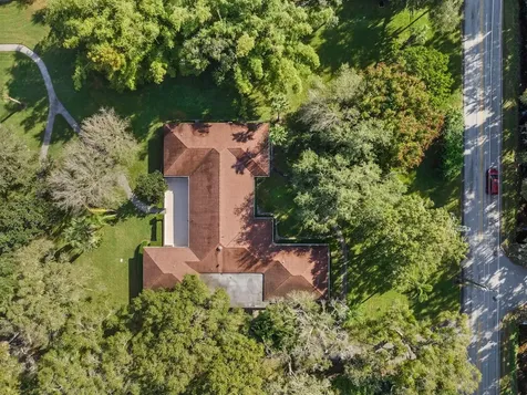 4790 16th Street Vero Beach FL 32966
