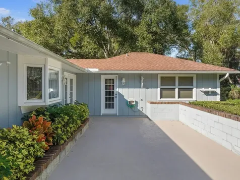 4790 16th Street Vero Beach FL 32966