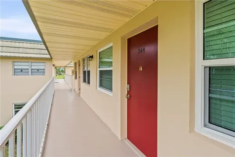 35 Vista Gardens Trail Vero Beach FL 32962