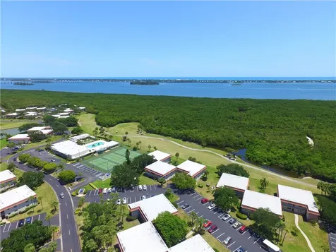 35 Vista Gardens Trail Vero Beach FL 32962