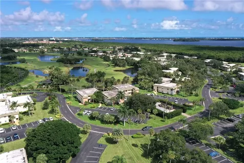 35 Vista Gardens Trail Vero Beach FL 32962