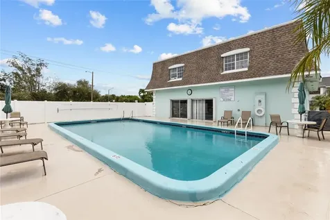 1901 Indian River Boulevard Vero Beach FL 32960
