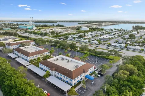 1515 Indian River Boulevard Vero Beach FL 32960